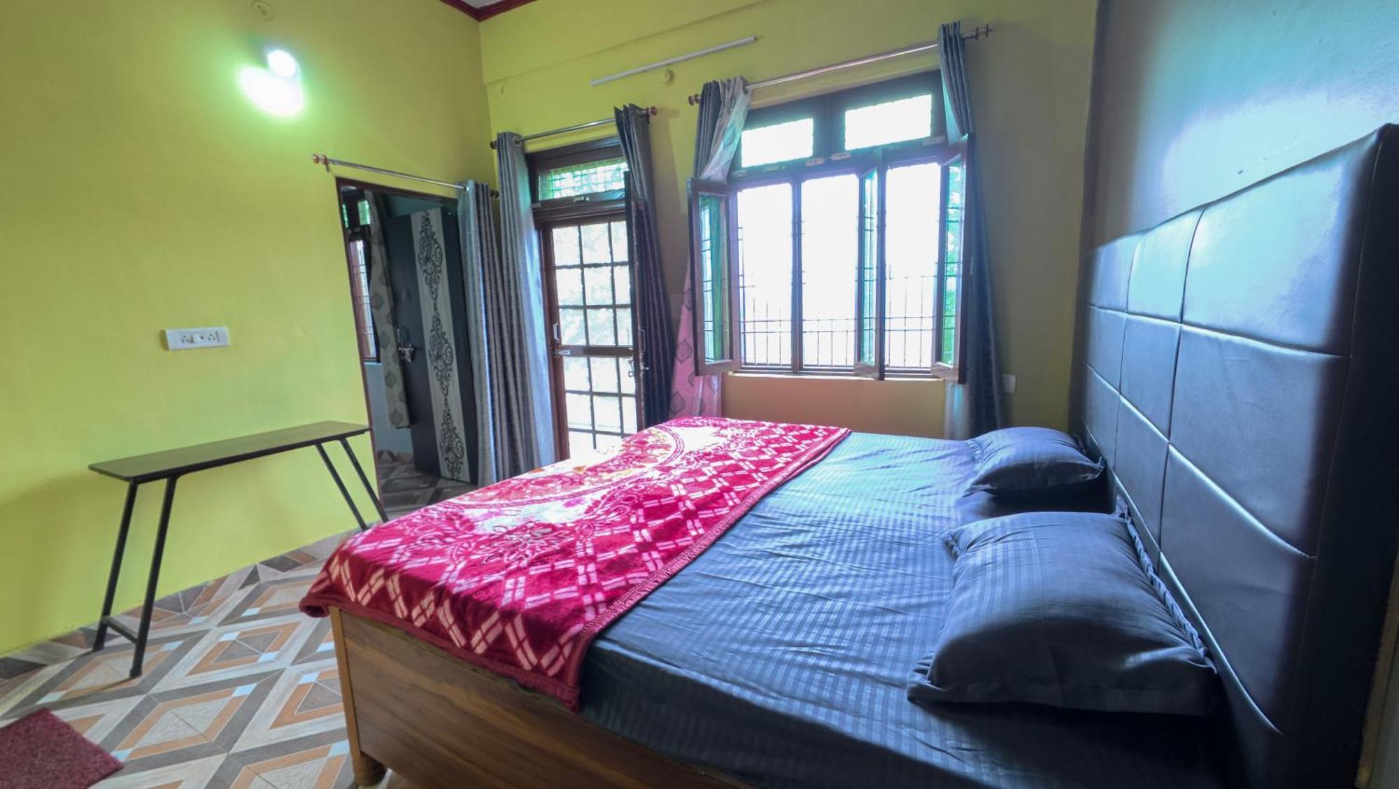 Mahi Restaurant & Guest House المورا المظهر الخارجي الصورة