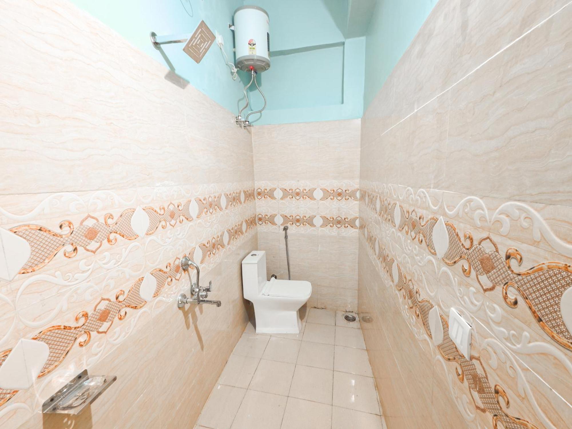 Mahi Restaurant & Guest House المورا المظهر الخارجي الصورة